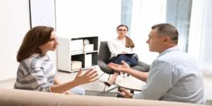 Read more about the article Tarhan: Aile içinde üç iletişim var biri çok kötü