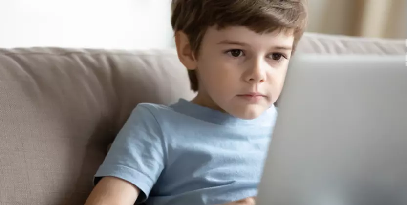 You are currently viewing Çocuklara İnternet Rehberliği