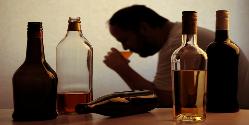 Alkol bağımlısı erkekler daha çok şiddet uyguluyor