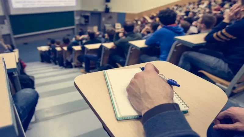 Read more about the article Aile Danışmanlığı Sertifikası Veren Üniversiteler 2022